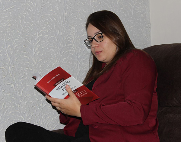 Dra. Gabriela Almeida